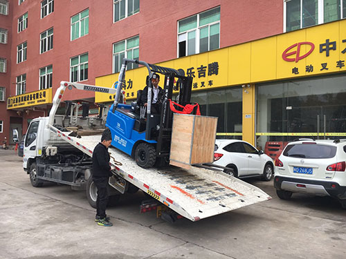 廈門電動叉車公司，銷售比亞迪電動叉車2.5噸一臺